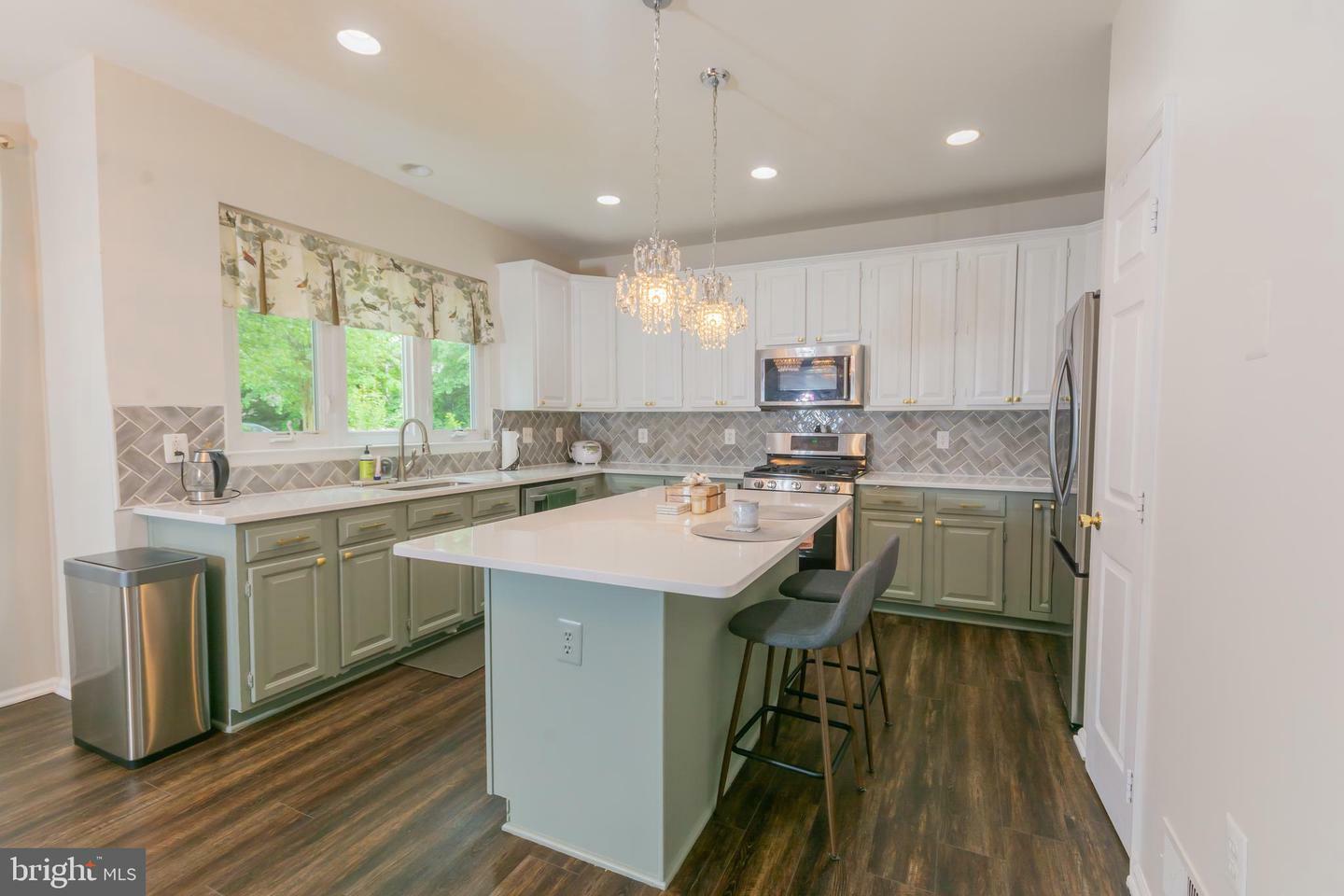 Property Photo: 12901 Cedar Glen Lane VA 20171