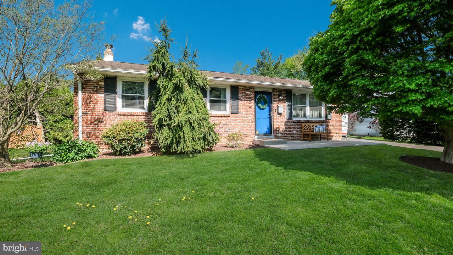 Property Photo: 424 Cedar Street PA 19446