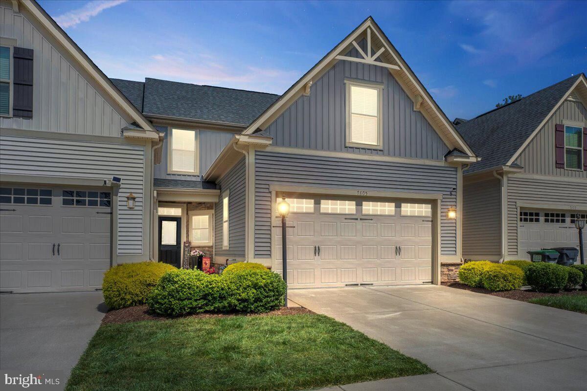 Property Photo: 7805 Wistar Woods Place VA 23228