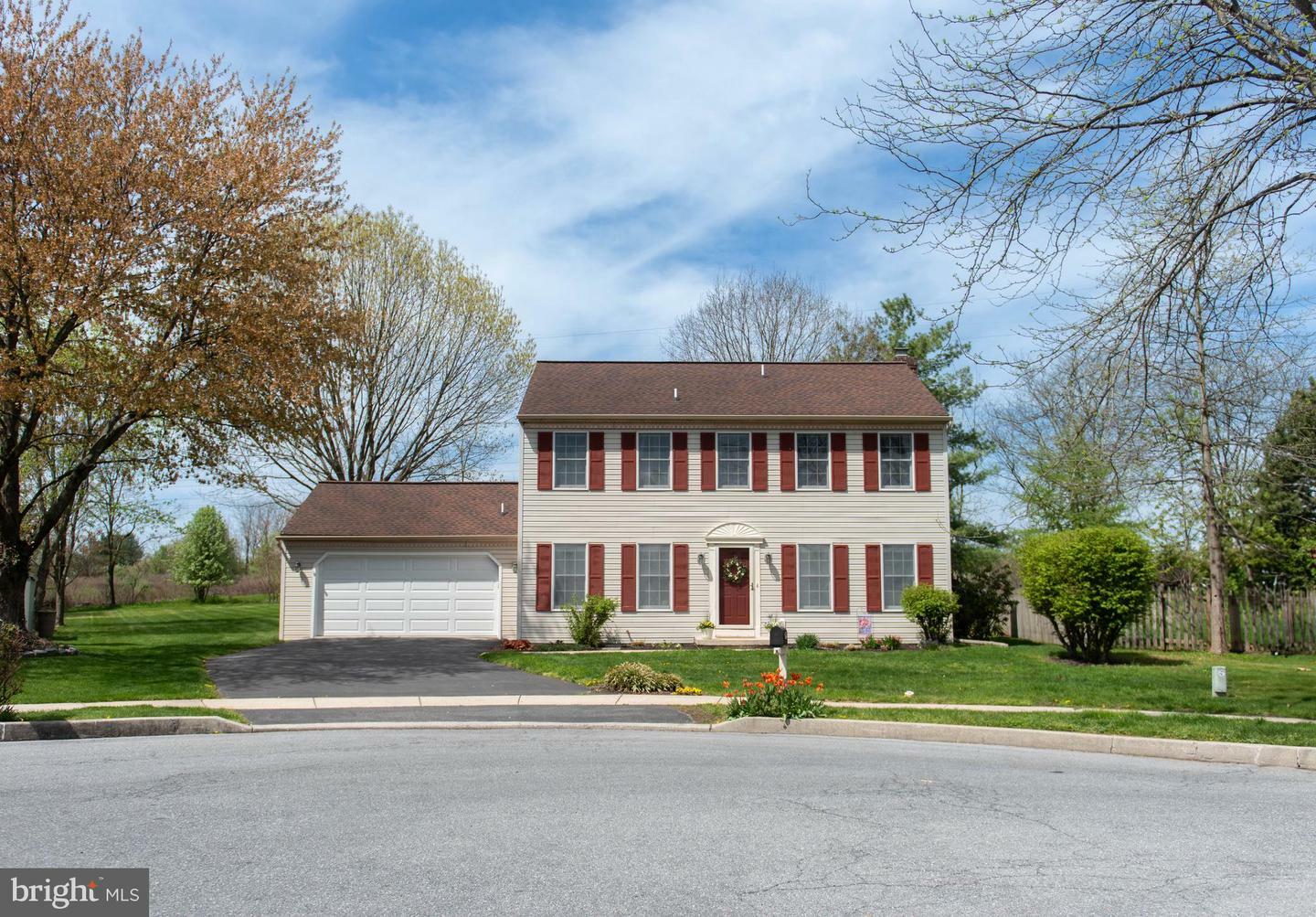 Property Photo: 906 Bruton Cove PA 17036