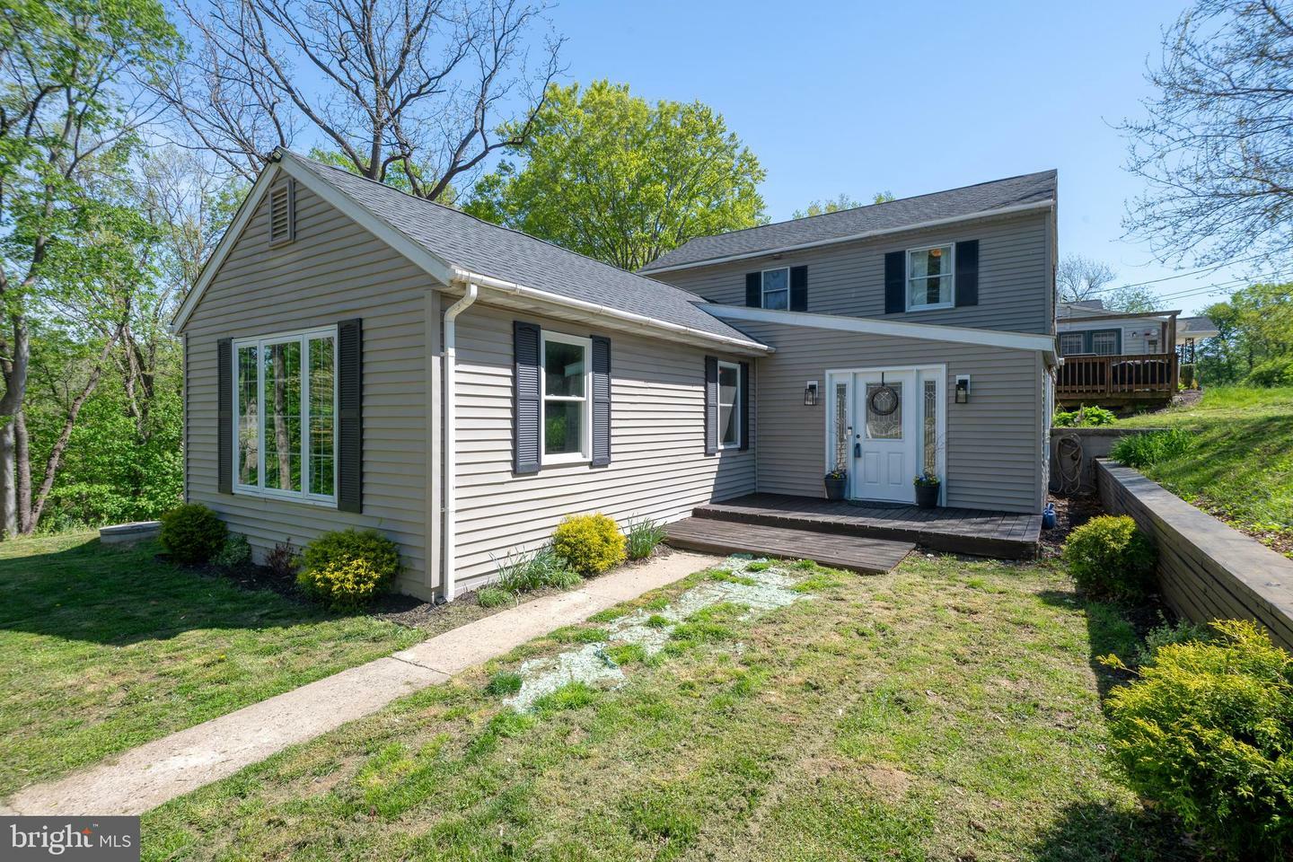 Property Photo: 724 Baumgardner Road PA 17603