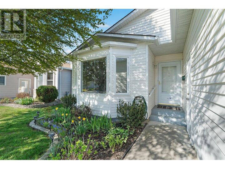 Property Photo: 1260 Raymer Avenue 309 BC V1W 3S6