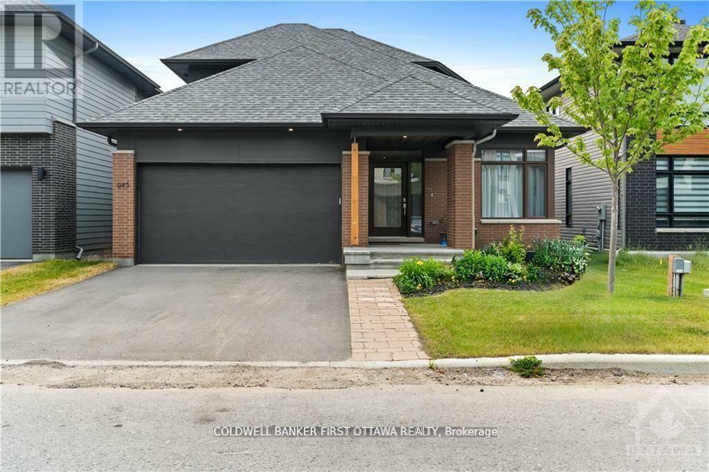 Property Photo: 945 Islington Way ON K1T 0T7