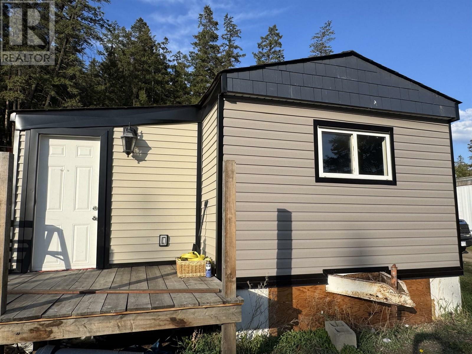 Property Photo: 560 Soda Creek Road 8 BC V2G 5E7