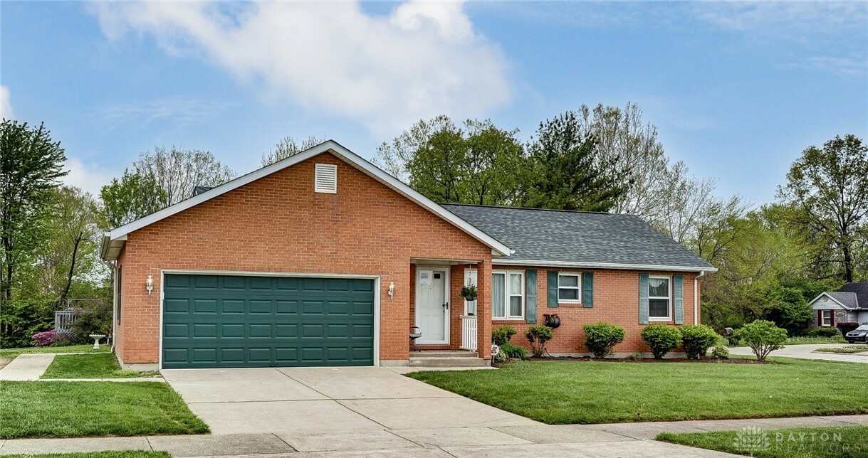 Property Photo:  401 Kenec Drive  OH 45042 