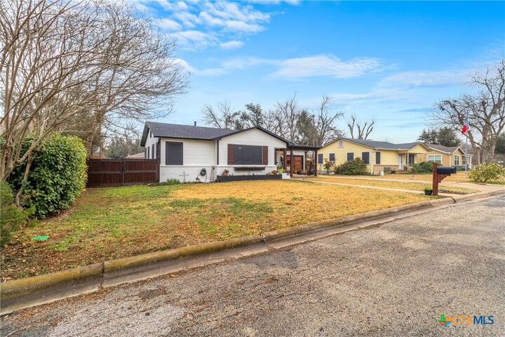 Property Photo: 1011 Gilmore Street TX 76574