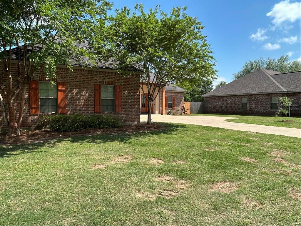 Property Photo: 6514 Arden Oaks Drive LA 71301