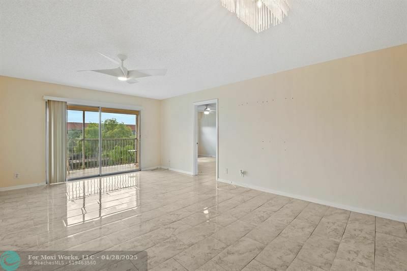 Property Photo: 1351 SW 125th Ave 412 FL 33027