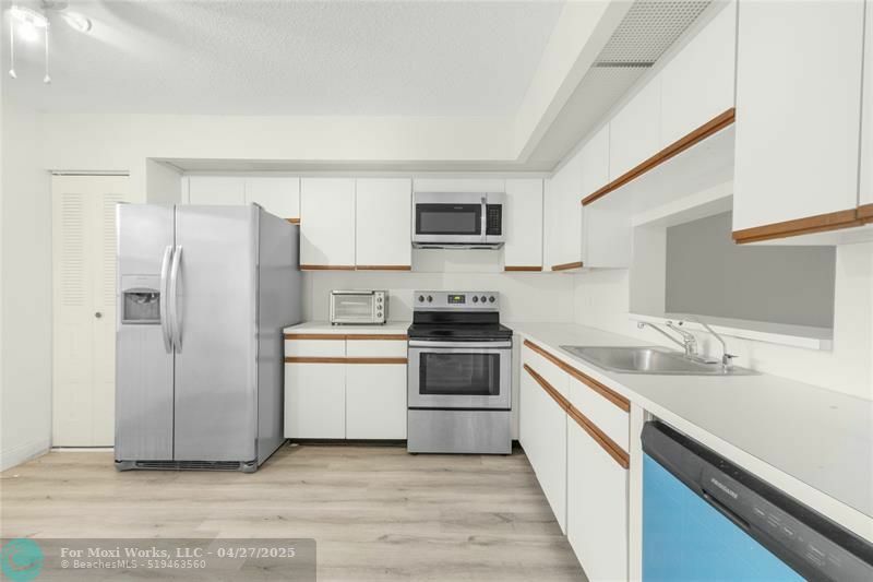 Property Photo: 1101 SW 128th Ter 313C FL 33027