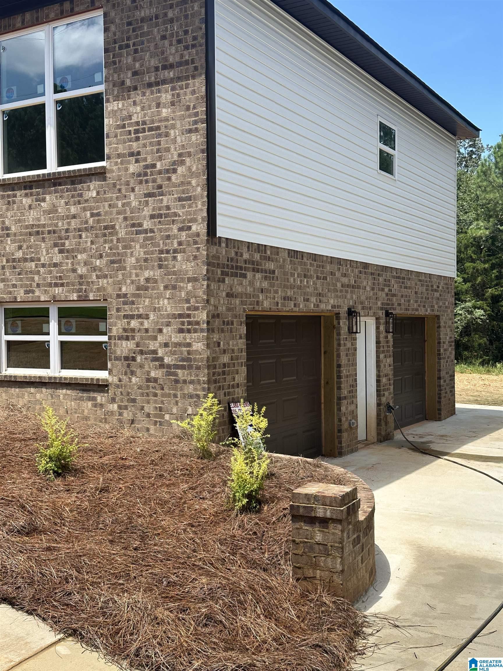 Property Photo: 389 Stonegate Circle AL 35096