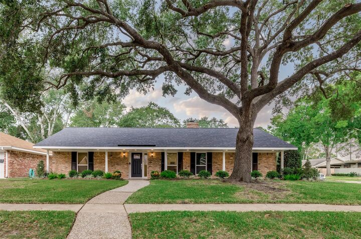 1010 Thornton Road  Houston TX 77018 photo