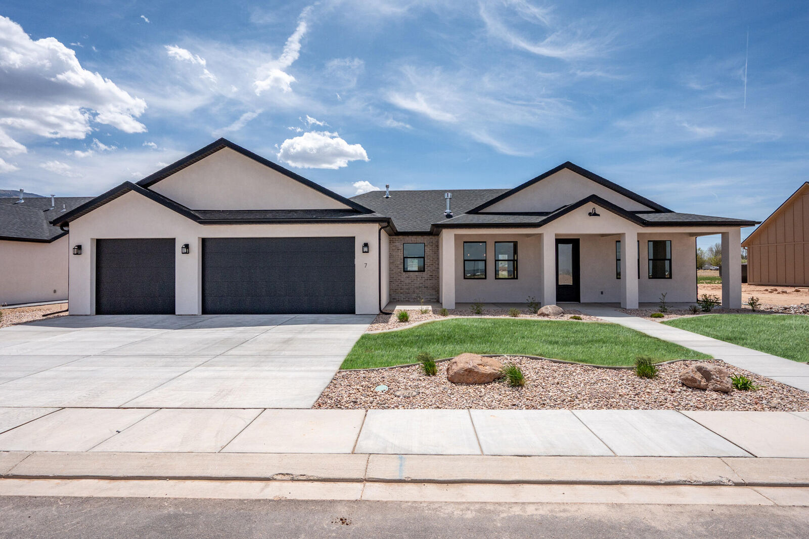 Property Photo:  974 E Winchester Dr  UT 84721 