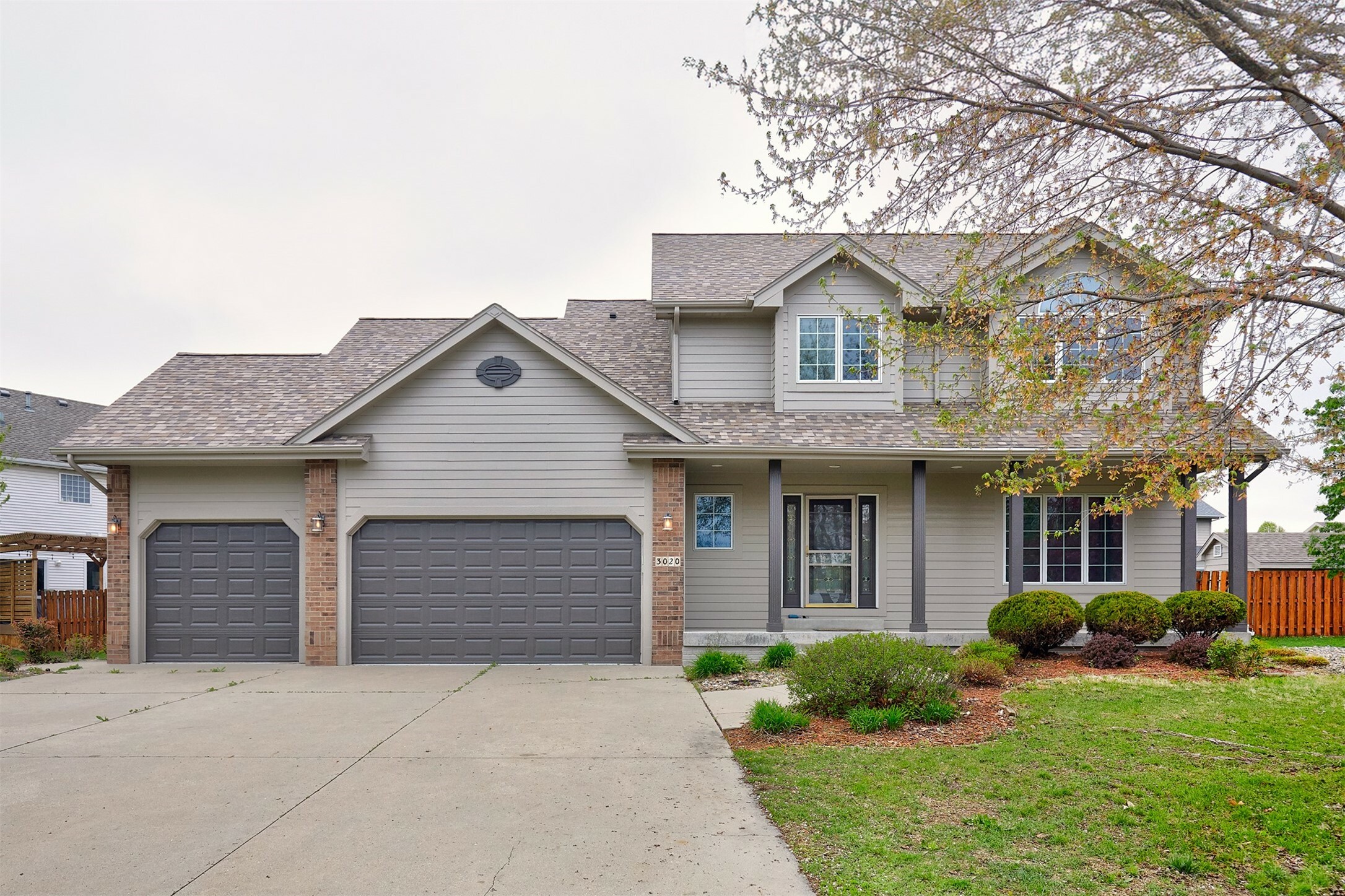 Property Photo: 3020 SW 24th Court IA 50023