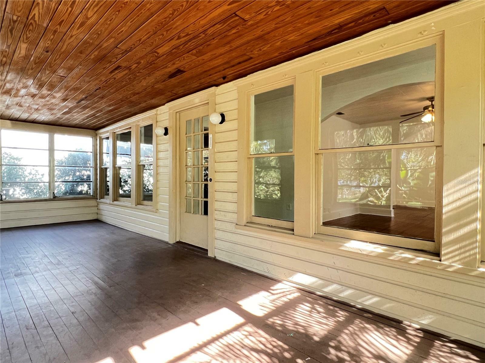Property Photo: 803 E Amelia Street FL 32803