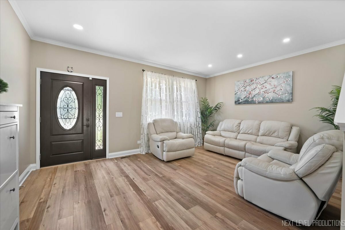 Property Photo: 14329 Springfield Court IL 60544