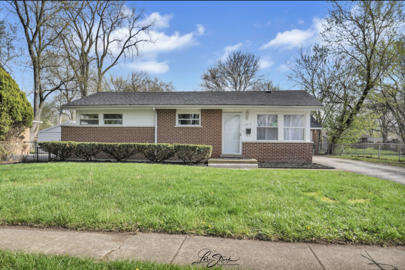 Property Photo: 2917 Nottingham Avenue IL 60428