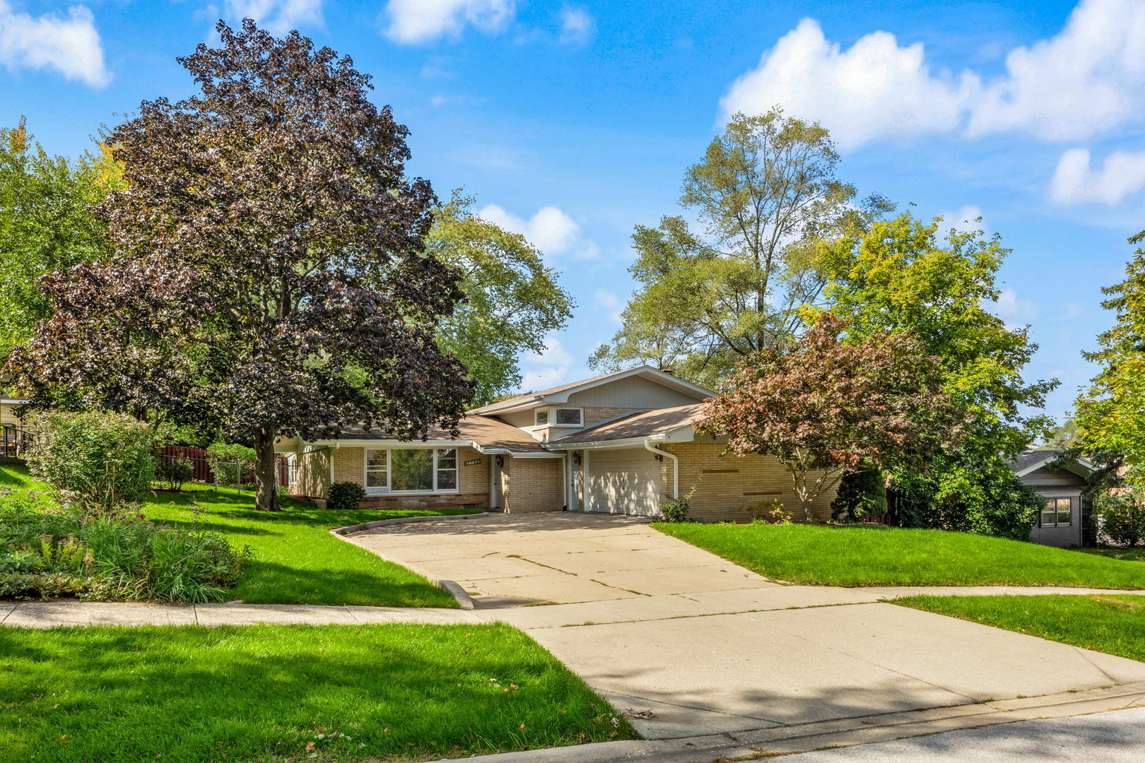 Property Photo: 8746 S 81st Court IL 60457