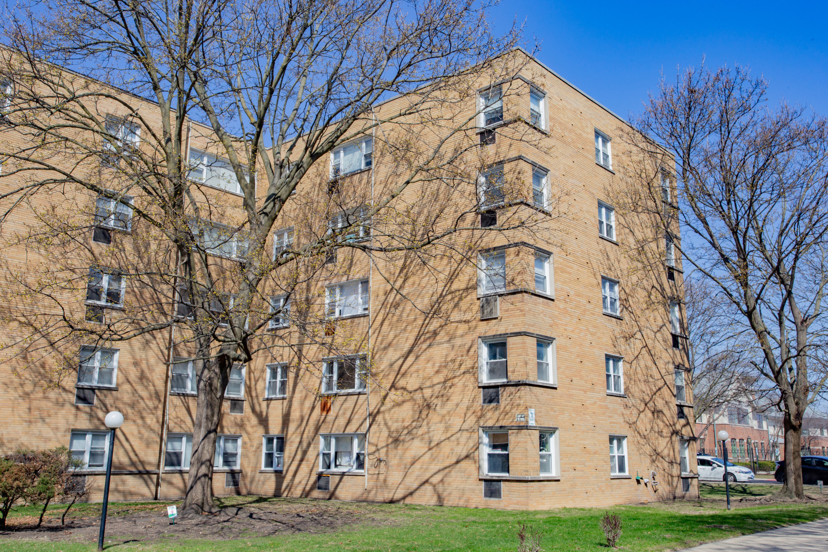 Property Photo: 2035 W Granville Avenue C414 IL 60659