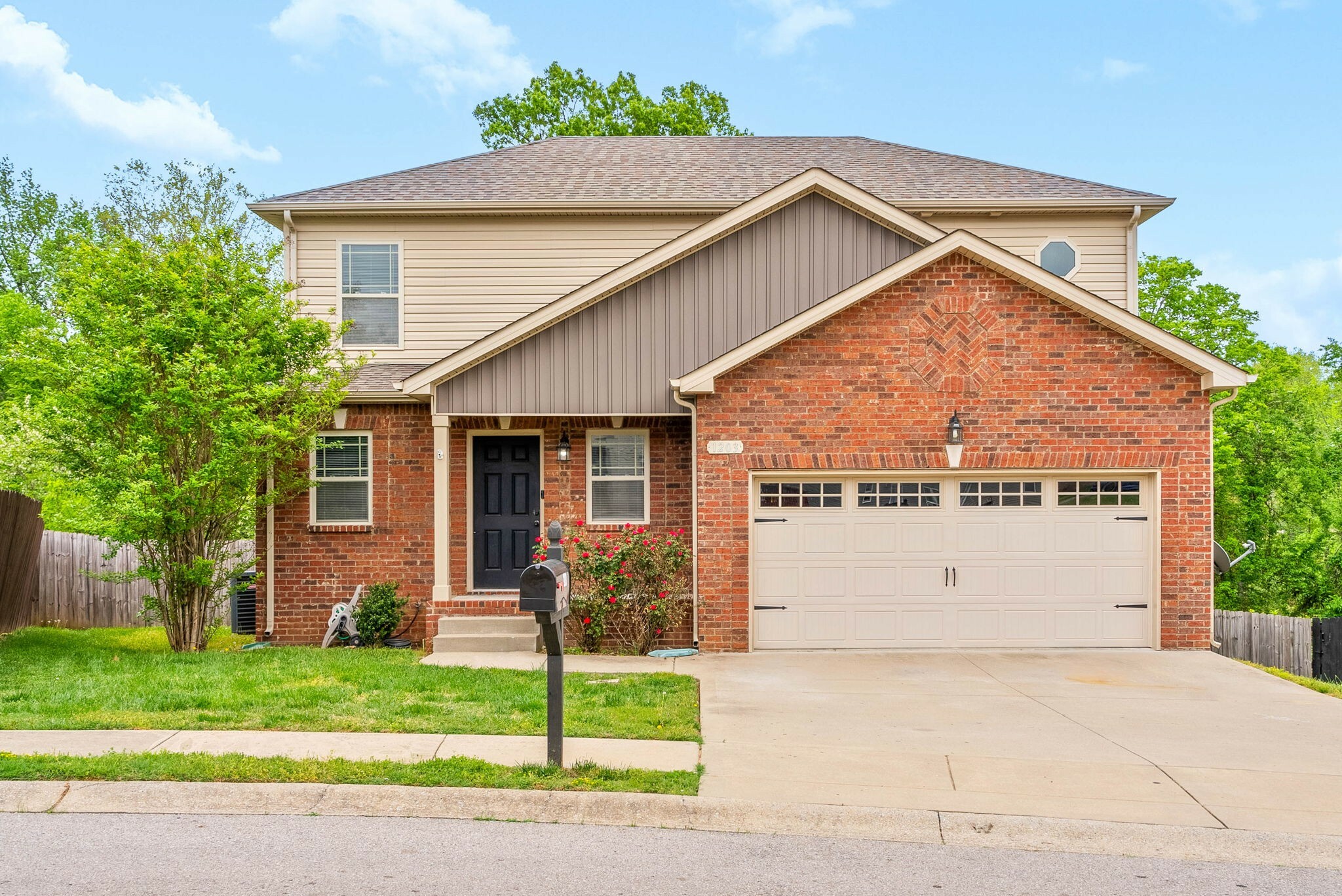 1203 Applewood Cir  Clarksville TN 37040 photo