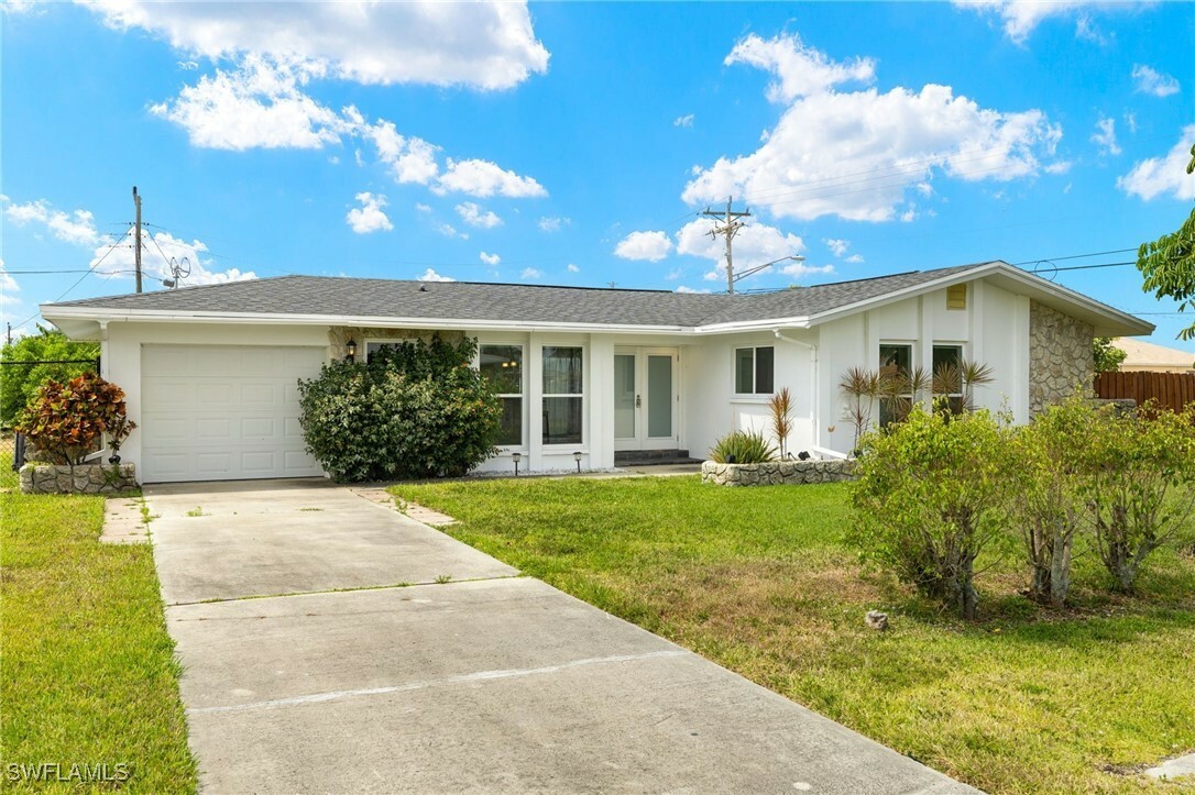 Property Photo: 104 SE 45th Terrace FL 33904