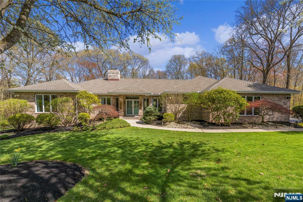 Property Photo: 5 Honeysuckle Lane NJ 07405