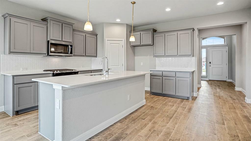 Property Photo: 10861 Black Onyx Drive TX 76036