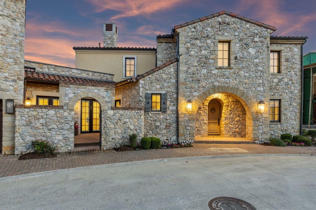 Property Photo: 9 Catalonia Drive TX 76262