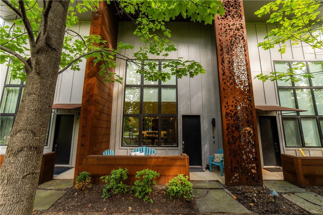 Property Photo: 514 SE Tourmaline Mews AR 72712