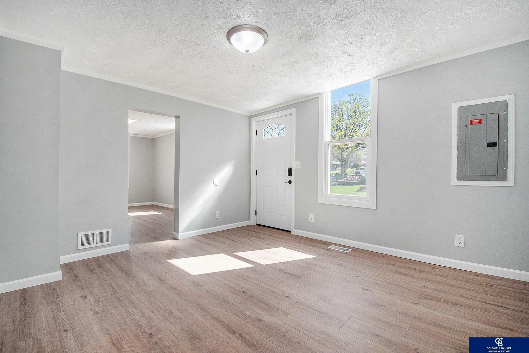 Property Photo: 1521 Avenue A NE 68048