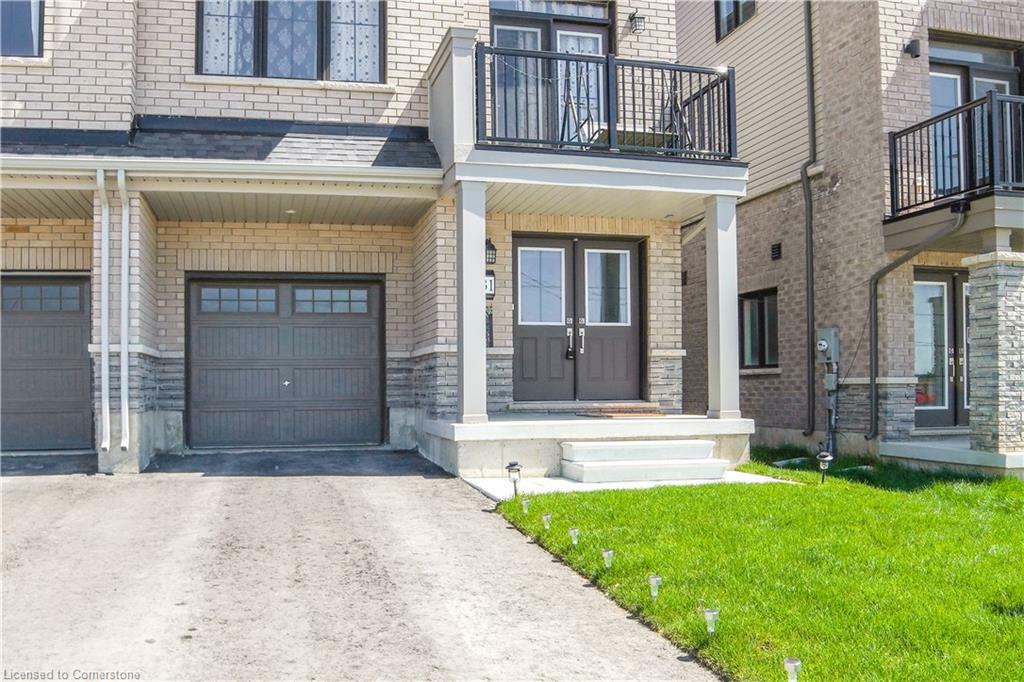 Property Photo: 31 Central Market Drive Drive ON N3W 1N8