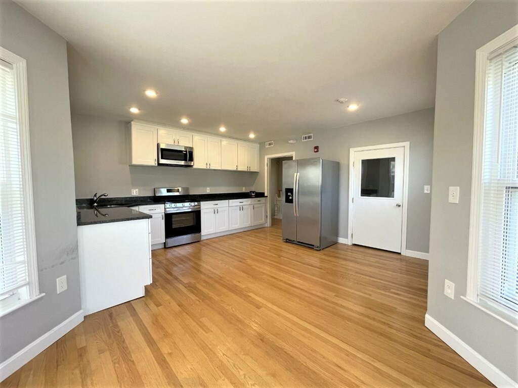 Property Photo:  539 Lincoln Ave 2  MA 01906 