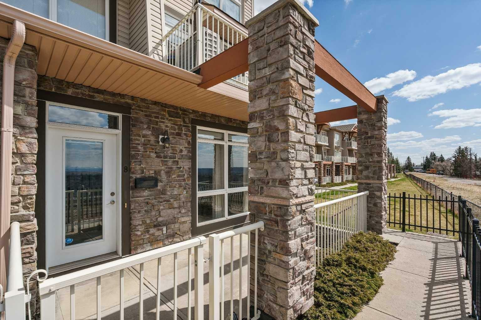Property Photo: 153 Rockyledge View NW 8 AB T3G 5Y5