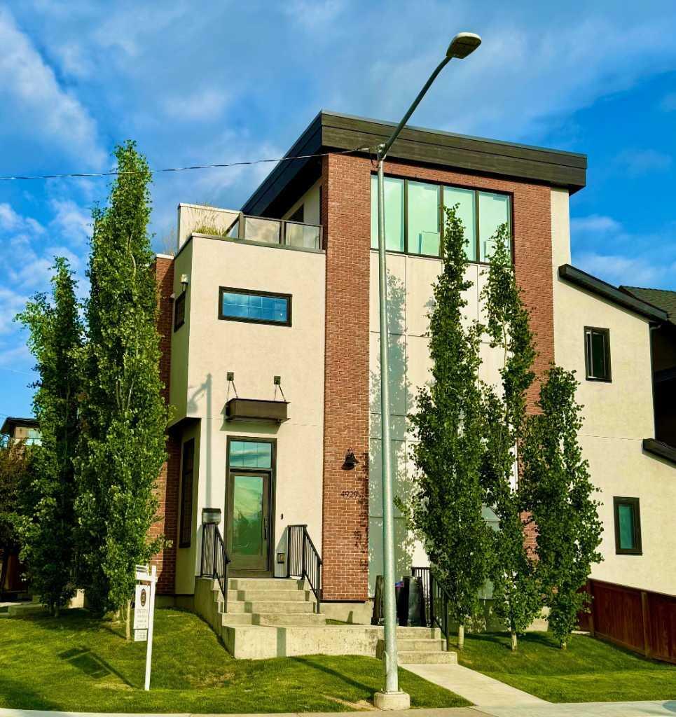 Property Photo:  4929 20 Street SW  AB T2T 5A4 