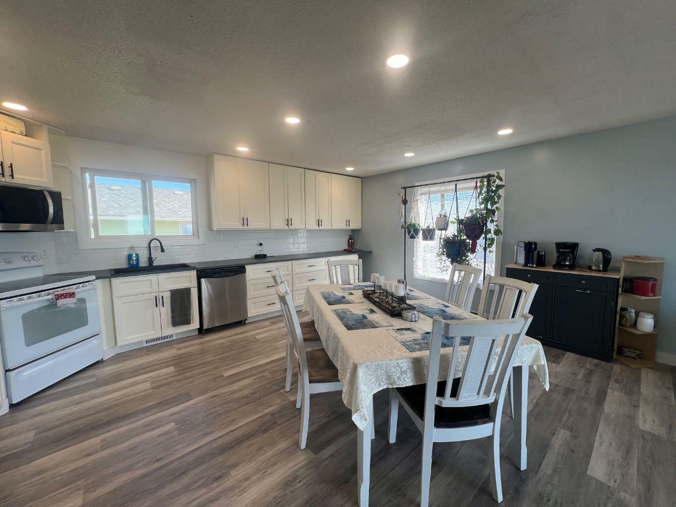 Photo de la propriété: 220 2 Street S AB T0J 2B0