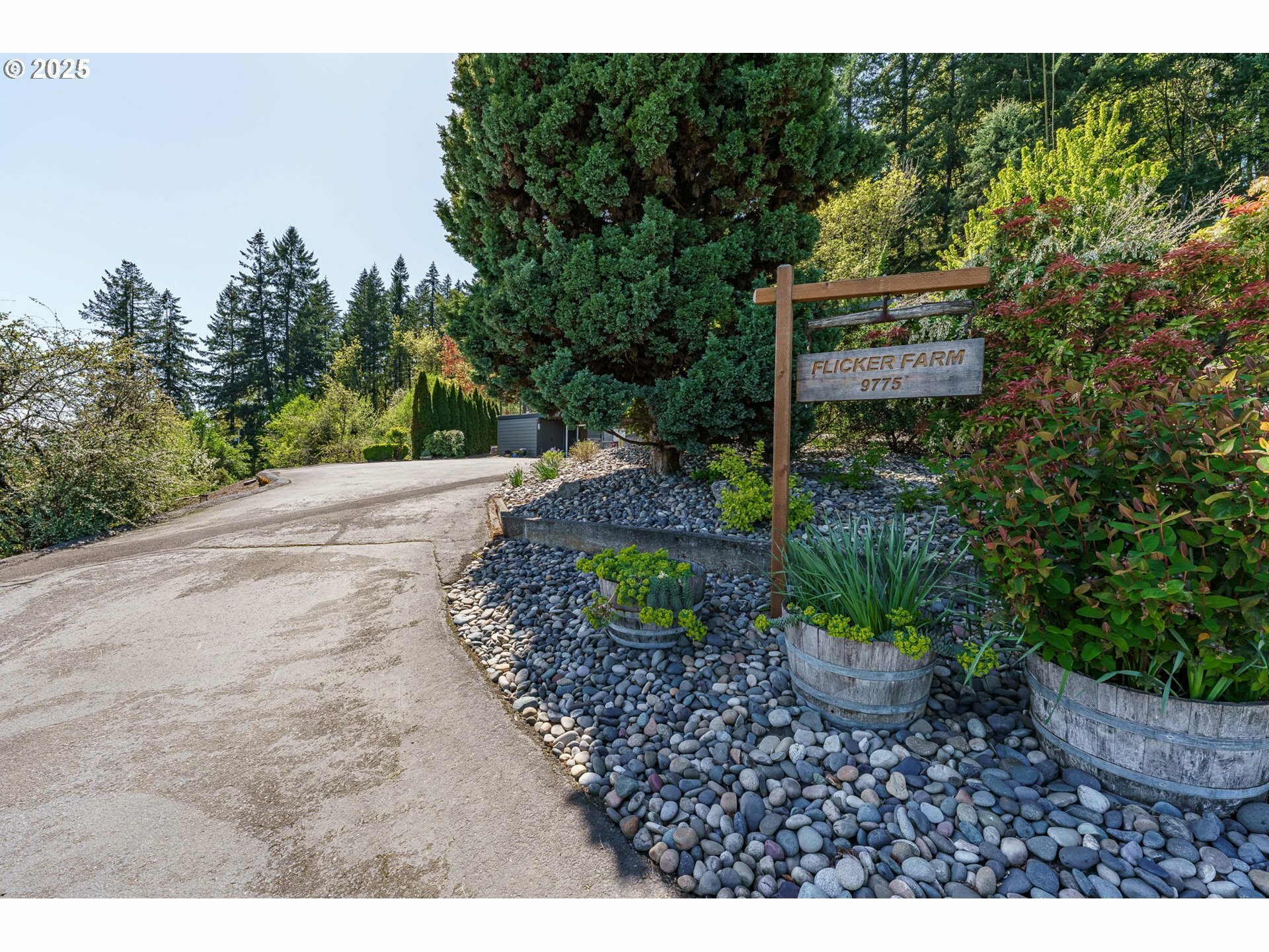 Property Photo: 9775 SE 302nd Ln OR 97009
