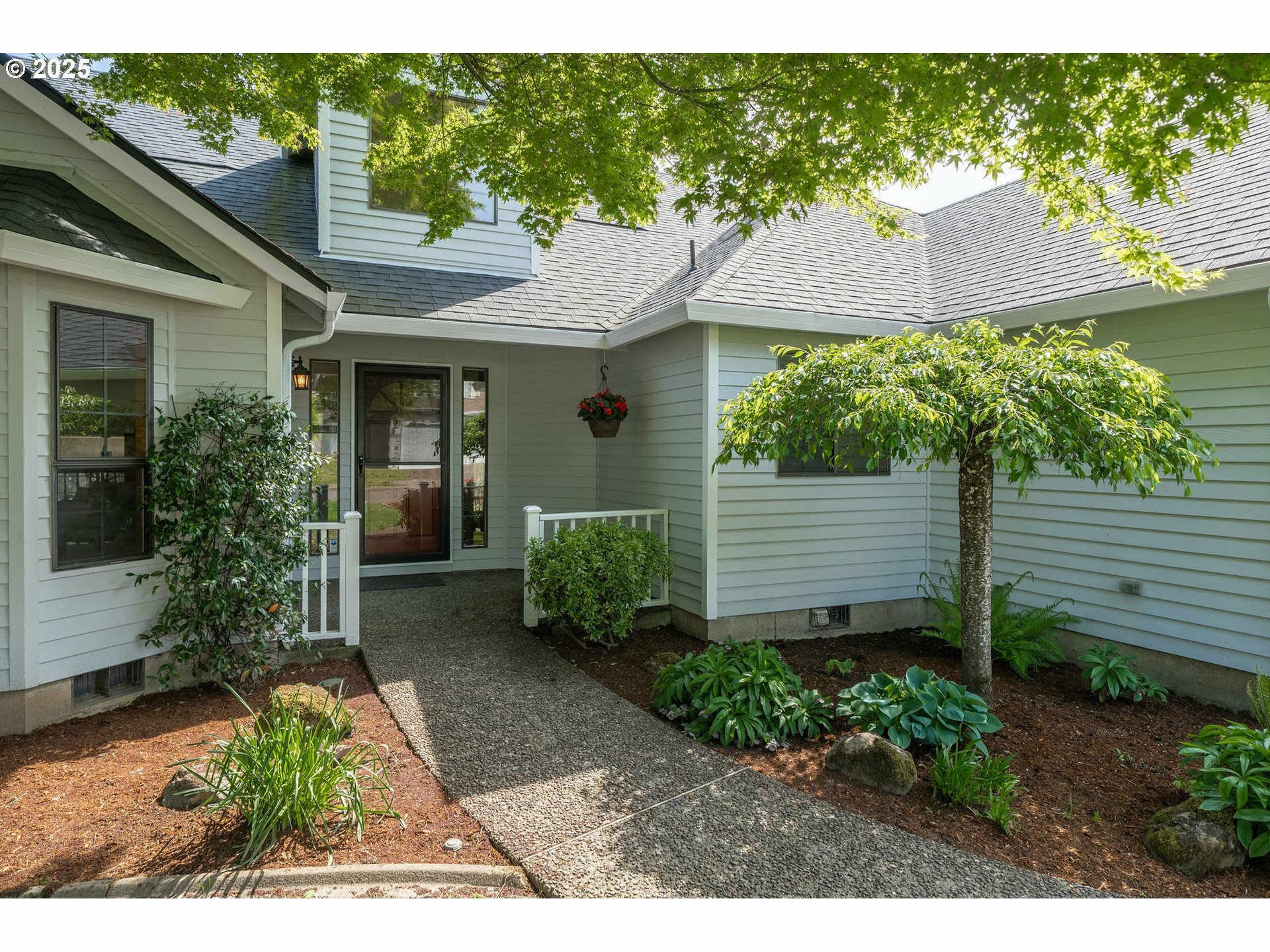 Property Photo: 12532 SE Ashley St OR 97015