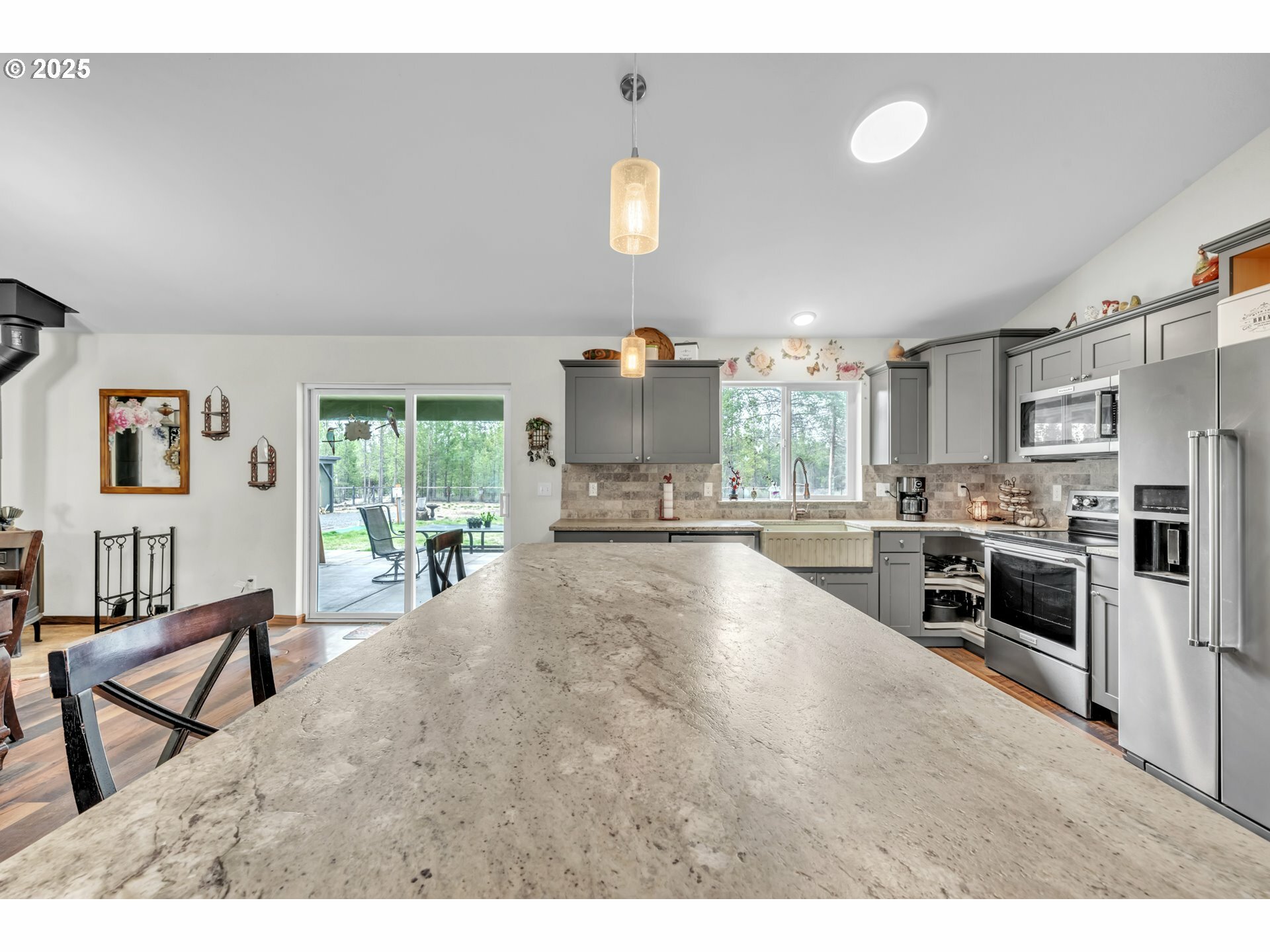 Property Photo: 16245 Sparks Dr OR 97739