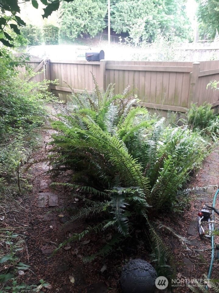 Property Photo:  4052  Burton Place W  WA 98199 