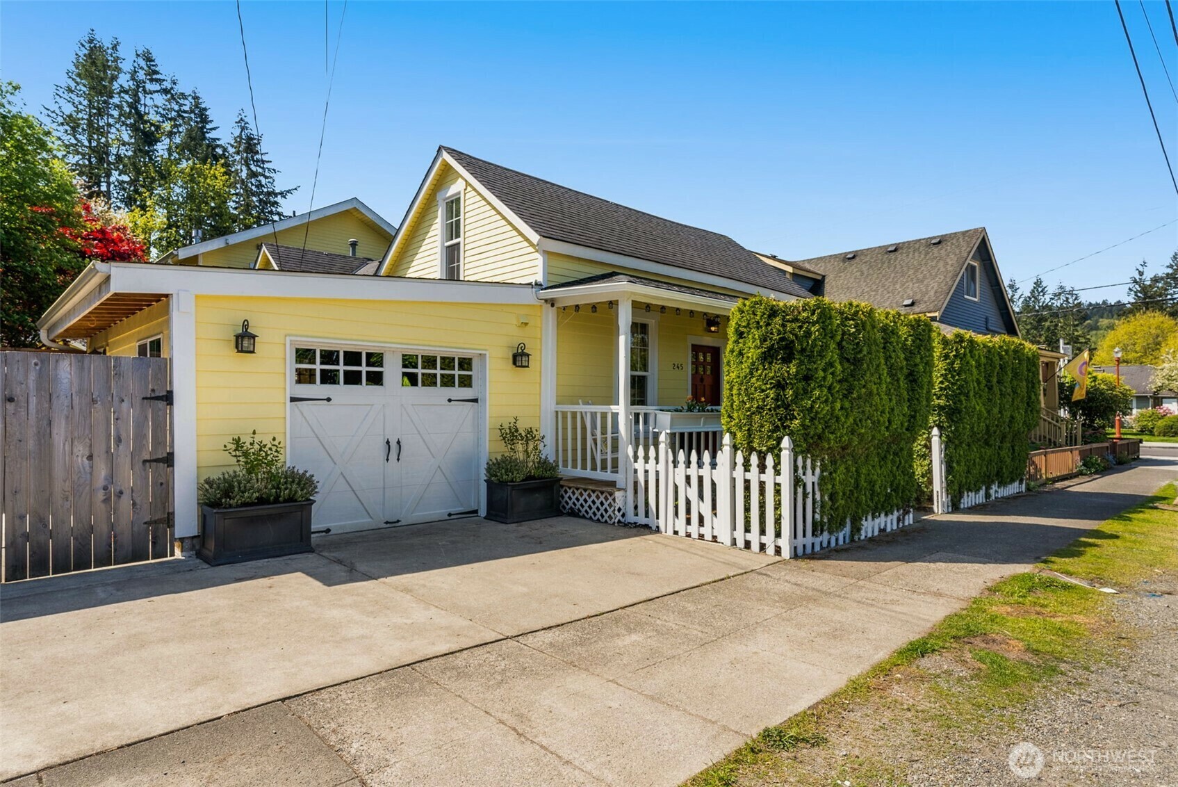 Property Photo: 245 SE Bush Street WA 98027