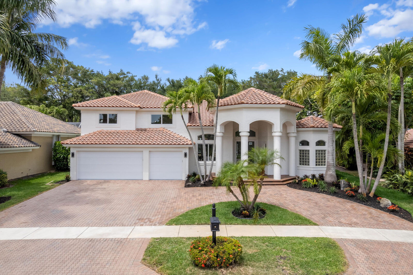 Property Photo:  20052 Palm Island Drive  FL 33498 