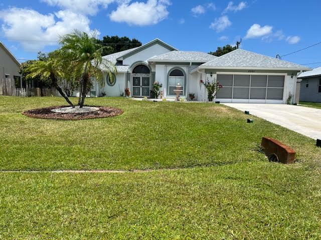 Property Photo: 2861 SE Eagle Drive NE FL 34984