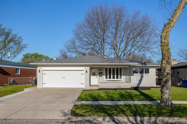 Property Photo:  30239 Autumn Lane  MI 48088 