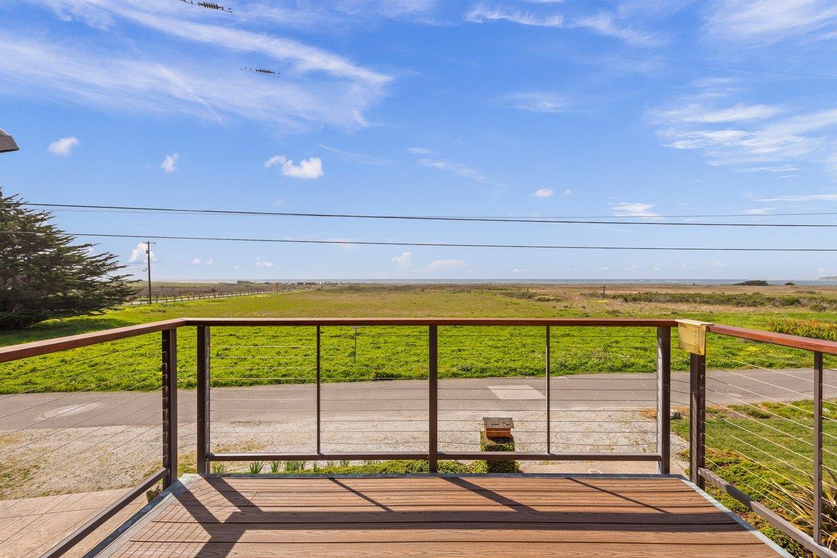 Property Photo:  861 Railroad Avenue  CA 94019 