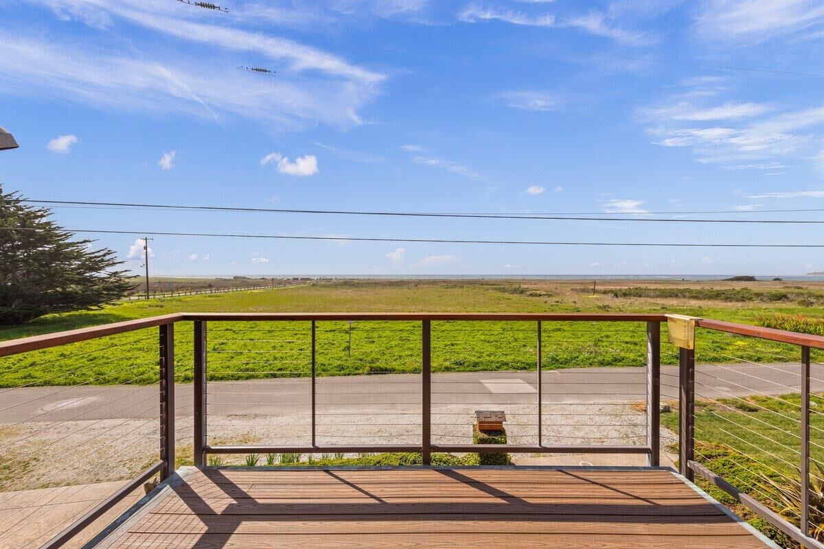 Property Photo:  861 Railroad Avenue  CA 94019 