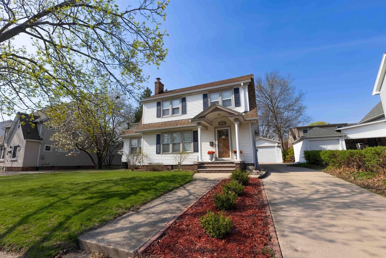 Property Photo:  1219 Vista Avenue  WI 53545 
