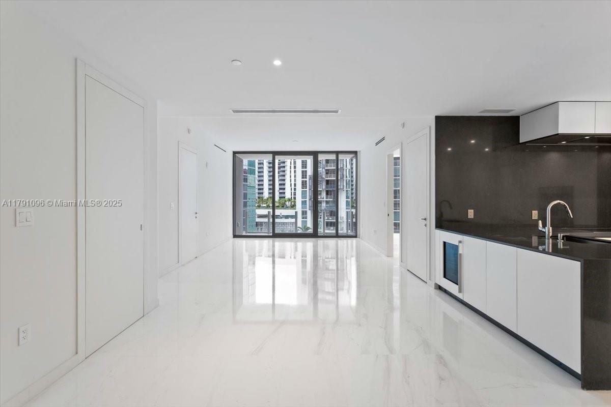 Property Photo: 300 Biscayne Blvd Way 2509 FL 33131