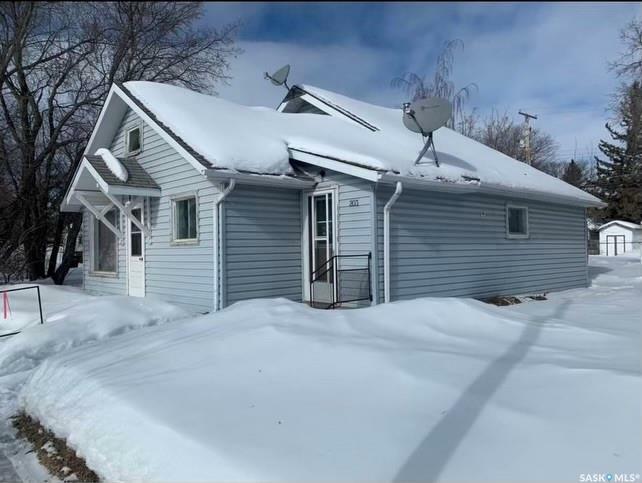 Property Photo: 203 Centre Street SK S0K 2Z0