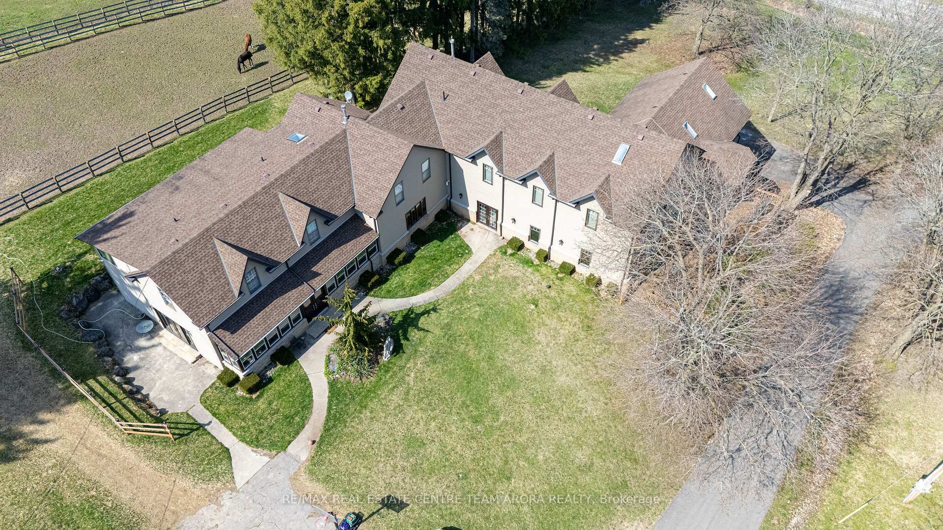 Property Photo: 345 Freelton Road ON N0B 2J0