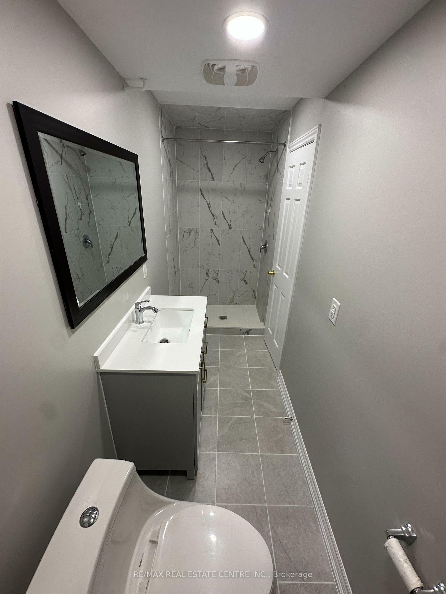 Property Photo:  5 Hill Heights Road 103  ON M8Y 1Y9 