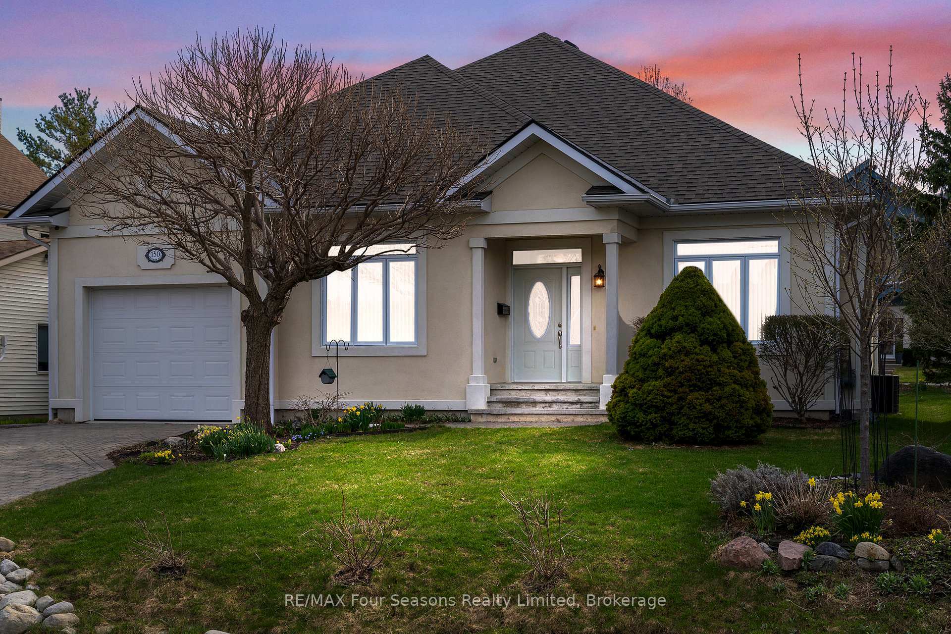 150 Brooker Boulevard  Blue Mountains ON L9Y 0M2 photo